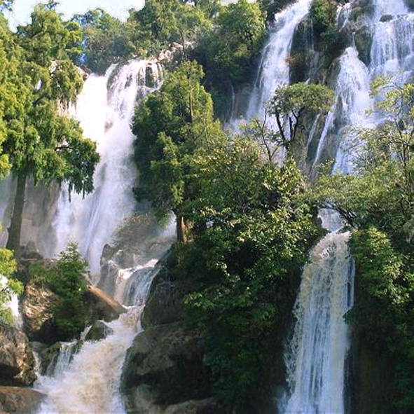 Cascada La Esmeralda